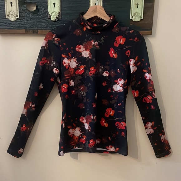 Wilfred Floral Long Sleeved Turtleneck Top Size Small - Picture 8 of 15
